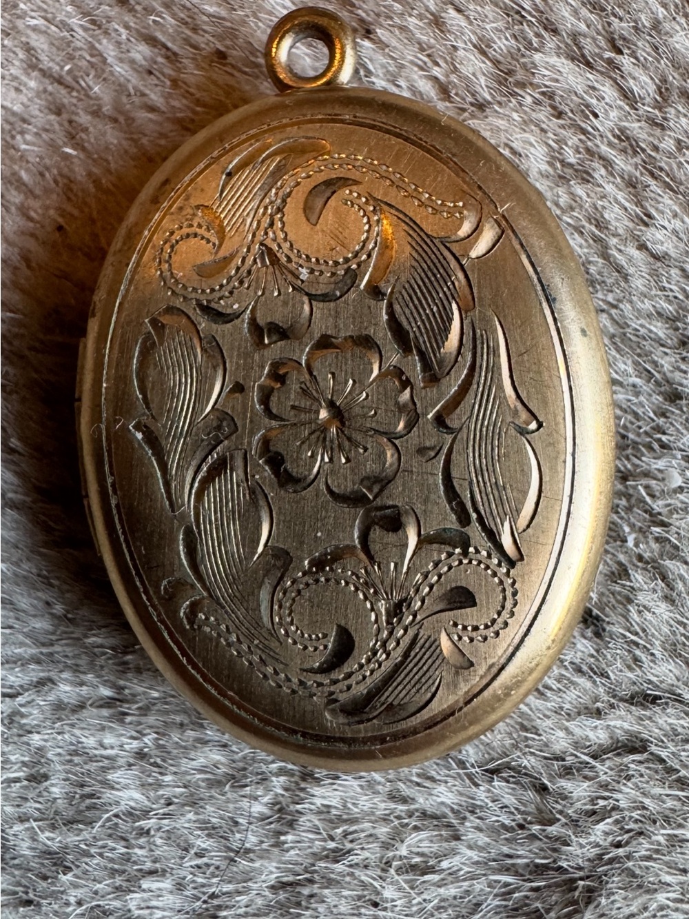 12K Gold Vintage Oval Floral Locket Pendant
